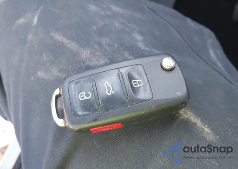 2018 Volkswagen Tiguan Limited 2.0T z USA, uszkodzony, nr VIN WVGAV7AXXJK003077